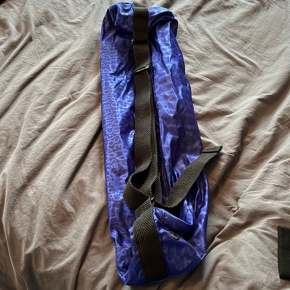 Lululemon yoga mat bag in EUC
